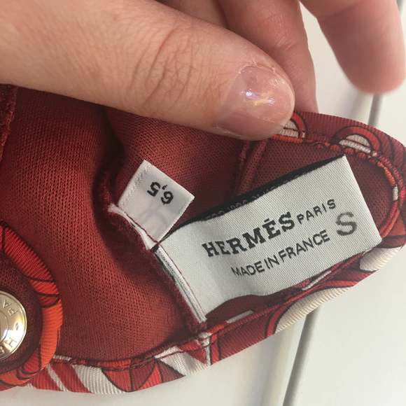 HERMES Gloves in Red Silk - Picture 5 of 6